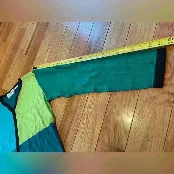 Diane Von Furstenberg Silk Assets Vneck Colorblock Sweater Womens Sz M 100% Silk - Picture 13 of 13